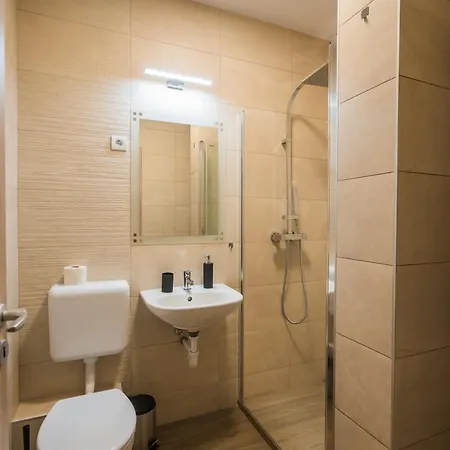 Plazs Apartament *