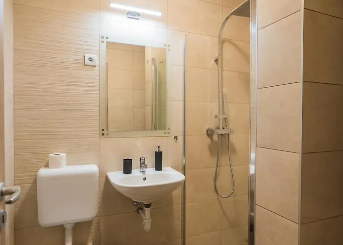 Plazs アパート *